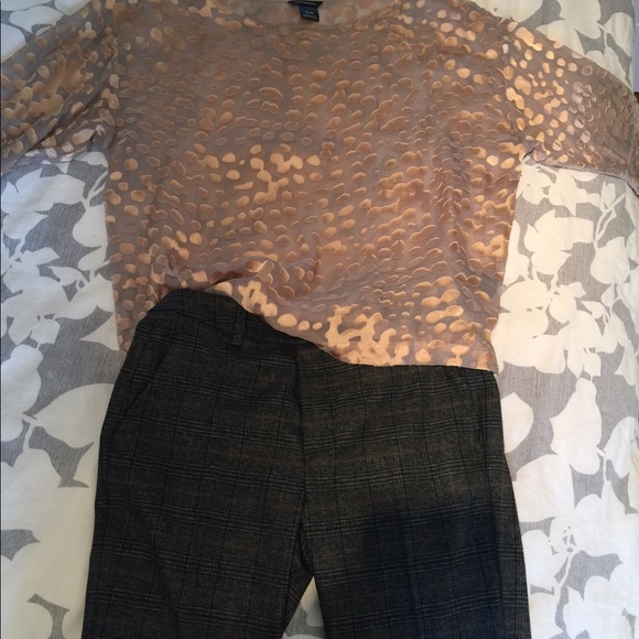 Club Monaco 3/4 sleeve sheer top. Rayon/Silk. - Picture 5 of 5